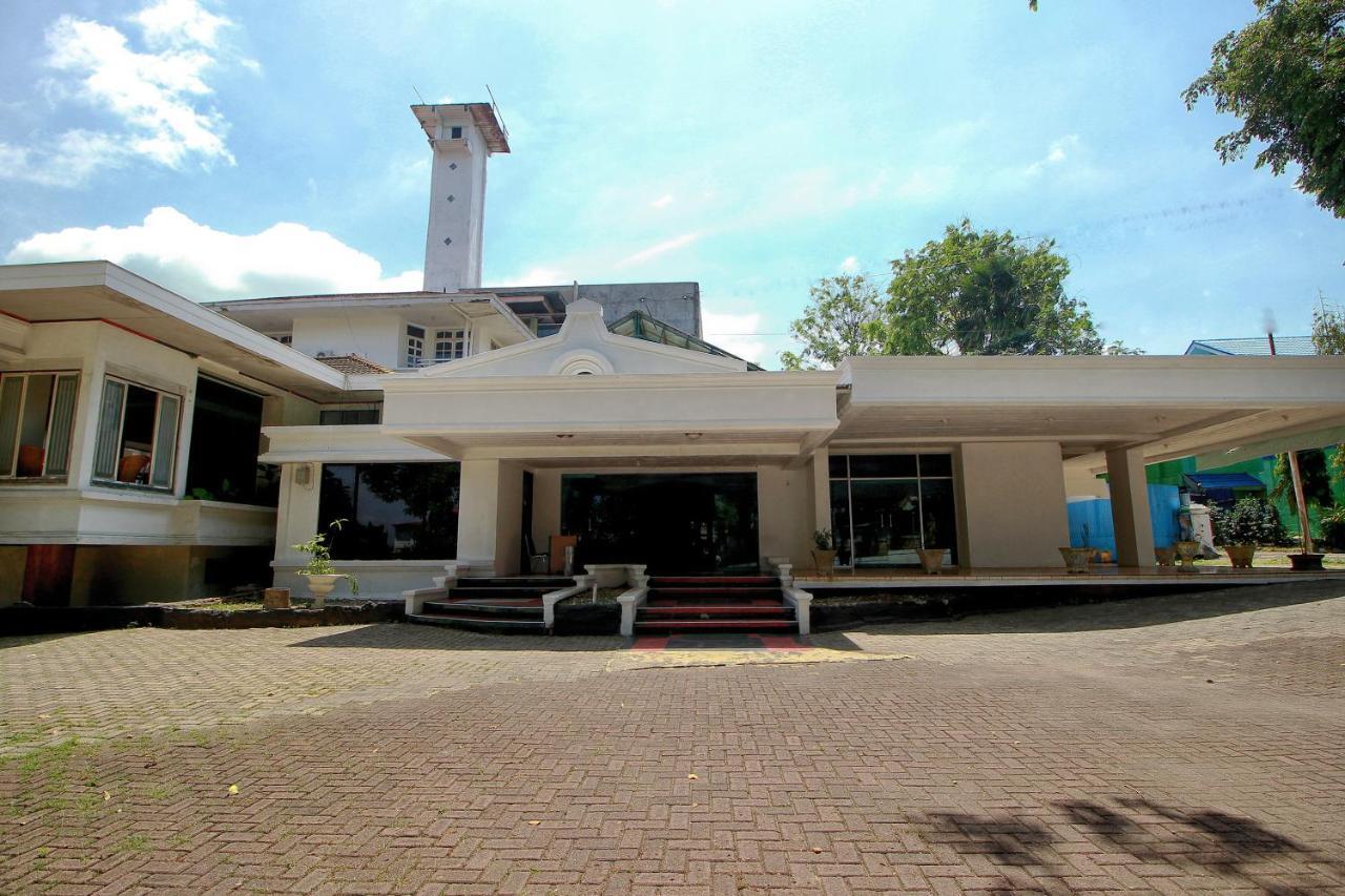 Oyo 2360 Hotel Rio Бенгкулу Екстериор снимка